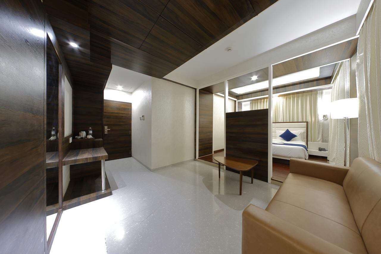 Hotel Silver Heights Ahmedabad Exterior foto